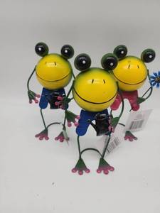 lot 69288 image: Smiling Yellow Frog Garden Decor - Retail $15