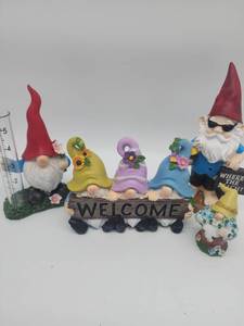lot 69301 image: Garden Gnome Welcome Sign Set with Rain Gauge - Retail $35