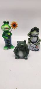 lot 69302 image: Decorative Frog Figurine Collection - Retail $18