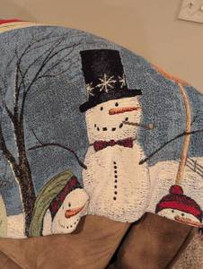 lot 2527 image: Snowman throw blanket