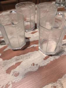 lot 2536 image: Art Deco Geometric Glass Mugs Set