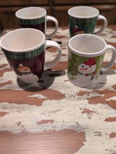 lot 2540 image: Snowman Holiday Coffee Mug Set