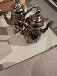 lot 2551 image: Victorian Style Silver Plated Salt and Pepper Tea Service Set