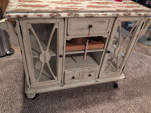 lot 2556 image: Ornate White Display Cabinet with Glass Panels