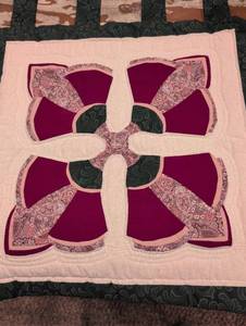 lot 2557 image: Handmade Floral Cross Pattern Quilt Block
