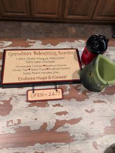 lot 2559 image: Grandmas Babysitting Service Decorative Wall Sign