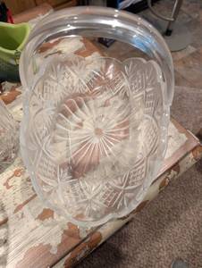 lot 2597 image: Crystal Glass Basket with Handle