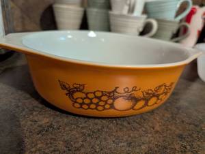 lot 2599 image: Pyrex Orange Fruit Pattern 2.5 Qt Casserole Dish