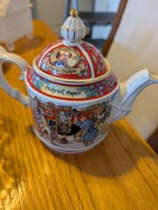 lot 2612 image: Charles Dickens Pickwick Papers Decorative Teapot