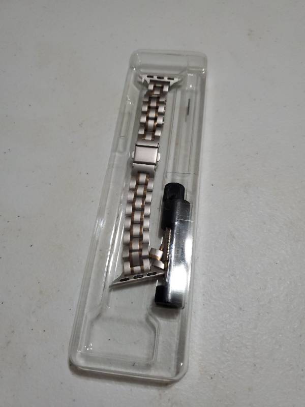lot 15202 image: Slim Metal Band for Apple Watch Bands for Women 41mm 40mm 42mm(S1011) 38mm iWatch Bands, Thin Dressy Fancy Strap for Apple Watch Band Series 10 11 Series 9 8 SE 7 6 5 4 3-StarlightRose Gold - Retail $18