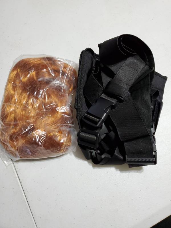 lot 54540 image: 2 Pcs Black Women Halloween Costume Orange Red Wig and Leg Holster Belt Costume for Halloween Women Movie Cosplay Accessories - Retail $37