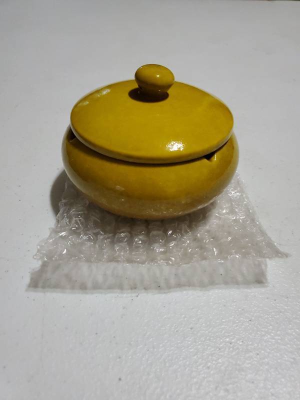 lot 54544 image: Ceramic Ashtray with Lids, Windproof, Cigarette Ashtray for Indoor or Outdoor Use��Ash Holder for Smokers, Desktop Smoking Ash Tray for Home Office Decoration - Yellow - Retail $10
