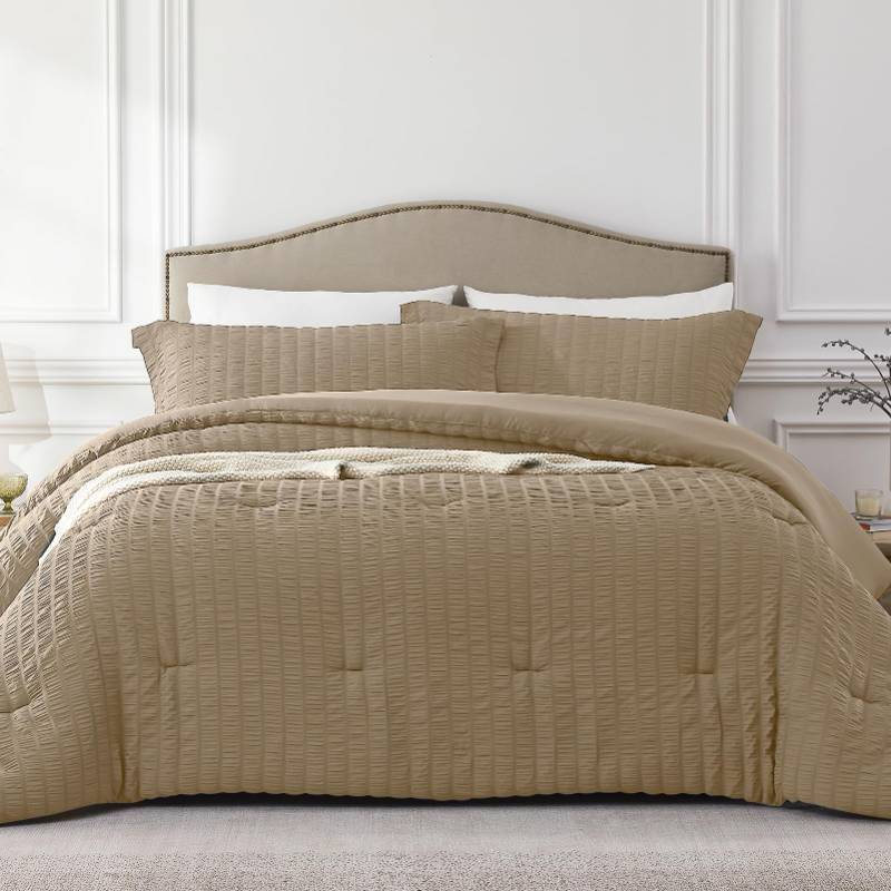 lot 54703 image: Brown Full Comforter Set - 3 Pieces Seersucker Lightweight Bedding Comforter Sets (1 Soft Fluffy Comforter & 2 Pillowcases) - All Seasons Cozy Modern Bed Sets - Retail $45