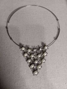 lot 1278 image: Pearl and Crystal Floral Statement Necklace