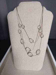 lot 1280 image: Long Silver Oval Link Station Necklace