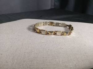 lot 1287 image: Mother of Pearl Link Bracelet