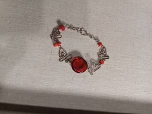 lot 1290 image: Red Coral and Silver Filigree Bracelet