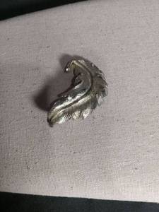 lot 2160 image: Sterling Silver Feather Brooch Pin