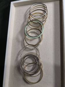 lot 2161 image: Mixed Metal Bangle Bracelet Set