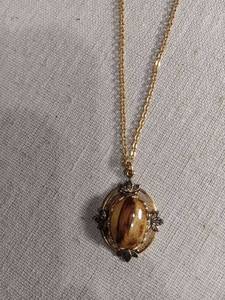 lot 2163 image: Tigers Eye Jewelry Set with Gold Chain