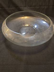 lot 1534 image: Glass Servingdecorative Bowl 12 inch