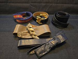 lot 1587 image: Vintage Fashion Belt Collection