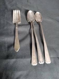 lot 2227 image: Art Deco Style Silver-Plated Serving Set