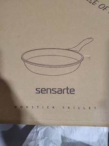 lot 7245 image: Sensarte Nonstick Skillet