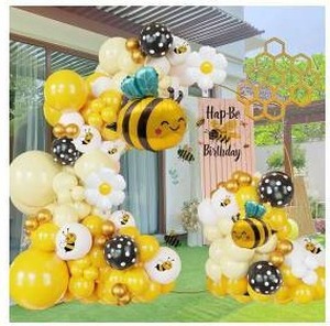 lot 26366 image: 135 Piece Bumble Bee Balloon Garland Kit