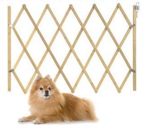 lot 39644 image: Expandable Wooden Dog Gate