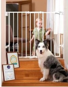 lot 39712 image: Babelio Safety Gate for Stairs and Doorways 26-43 in