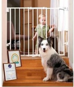 lot 39727 image: Babelio Baby Gate for Stairs, Kitchen & Doorways, 26-43 Wide, 28in Tall, White