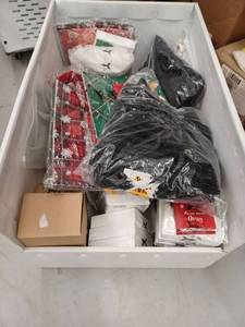 lot 39819 image: Lot Of Miscellaneous Items