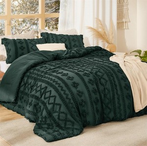 lot 1011 image: Bedsure Tufted Boho Comforter Set Queen Size - Dark Green Boho Bed Set, Gen