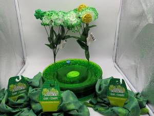 lot 22359 image: St. Patricks Day Party Decoration Set