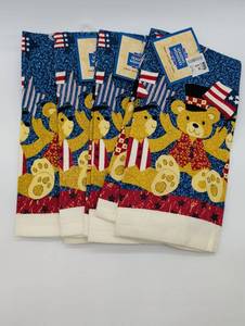 lot 22507 image: Patriotic Bear Kitchen Towels Sets