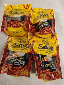 lot 3134 image: 4 Bags of Rold Gold Selects, Flamin Hot Honey Mustard Pretzel Twists, 4 Oz