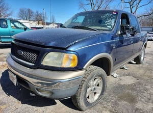 lot 17927 image: 2002 Ford F-150 4WD - BLUE