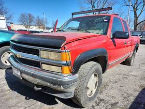 lot 17928 image: 1996 Chevrolet CK 1500 4WD - RED