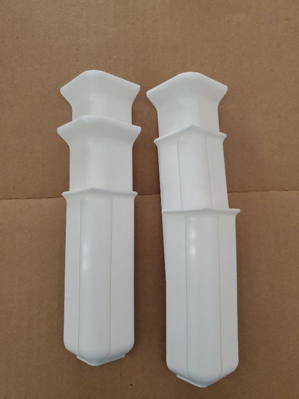 lot 71853 image: Self Adhesive Baseboard Corner Blocks, 4inch(Width)3 Inside  3 Outside Corners-Connector Between The Wall Base Cove Base Rubber Moulding Trim, Perfect Match for Our S100 Baseboard(White) - Retail $14