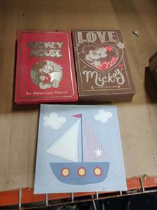 lot 25151 image: Set of Small Canvas Wall Art