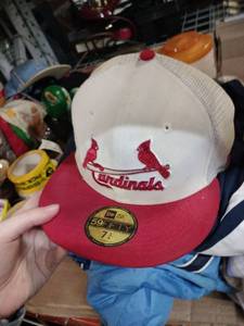 lot 25184 image: St Louis Cardinals Fitted Ball Cap - 7 34