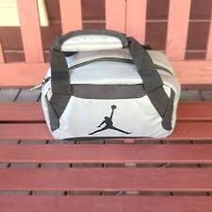 lot 25176 image: Nike Jordan insulated lunch tote bag