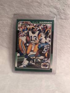 lot 1604 image: 2000 Score Kurt Warner St. Louis Rams NFL Trading Card