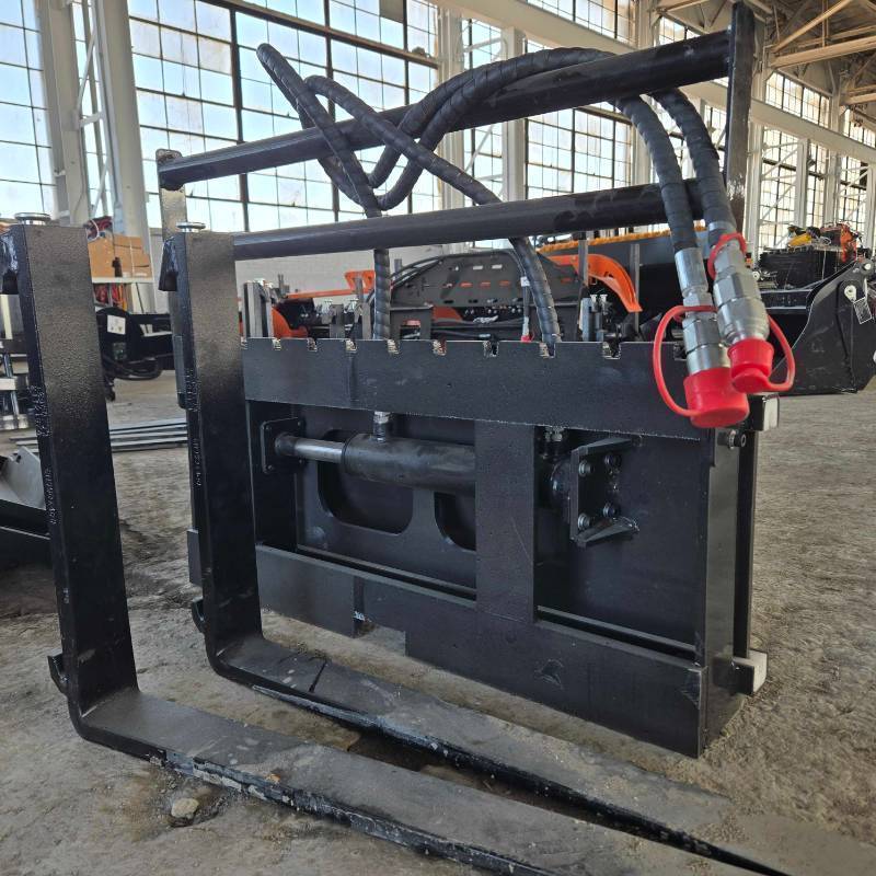 lot 7032A image: Unused Mini Skid Steer Side Shift Hydraulic Pallet Fork Attachment