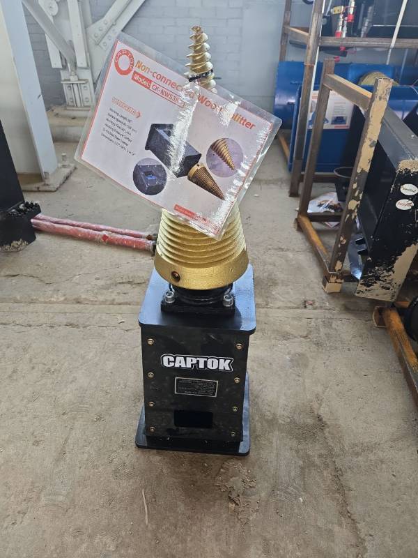 lot 7576B image: CAPTOK CK-NWS38B Non-Connected Wood Splitter  Unused