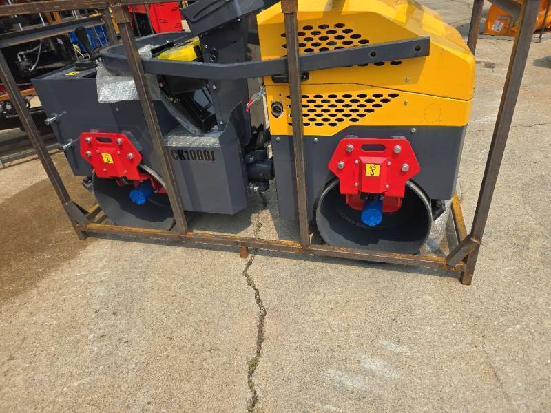 lot 7509 image: Unused Vibratory Road Roller  Model 1000&nbsp