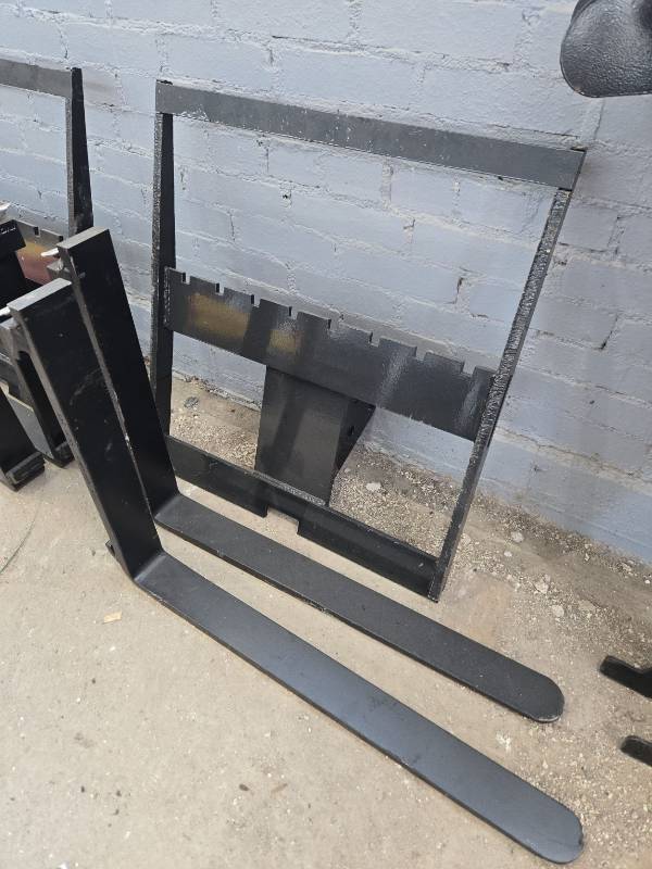 lot 7591 image: Unused Mini Excavator Forklift Forks  Quick Attach Mount