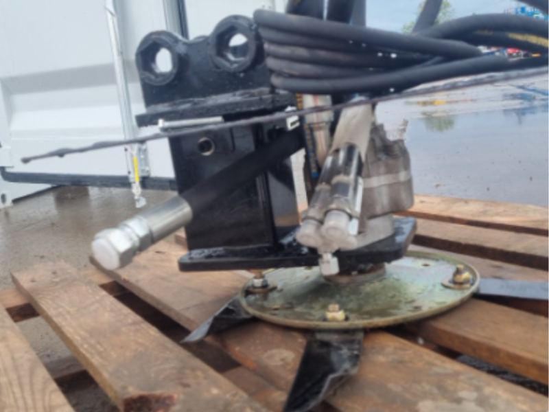 lot 7667 image: Unused CAPTOK Mini Excavator Hedge Cutter