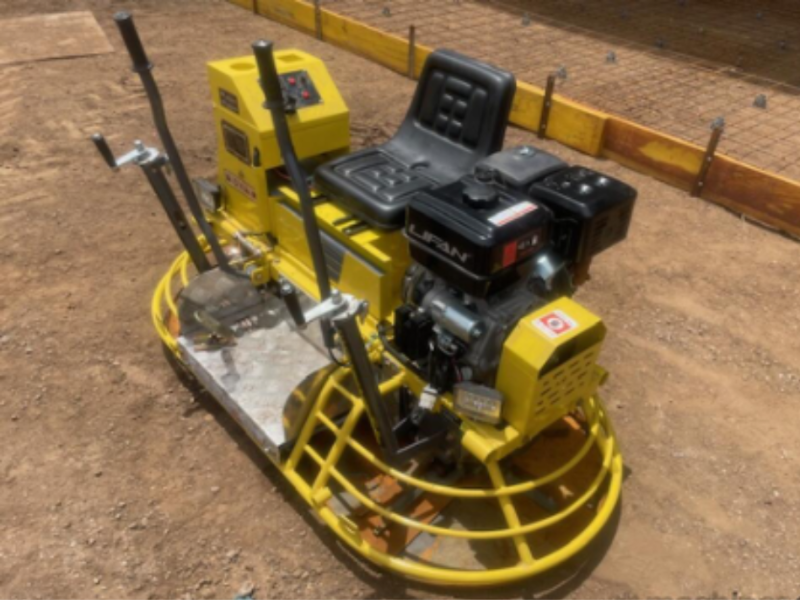 lot 7934 image: Unused CAPTOK Ride on Power Trowel  CK80R